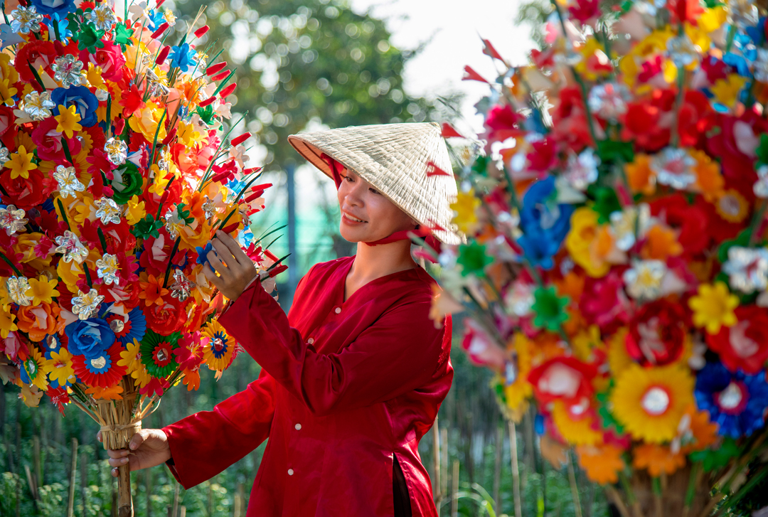 Tết đến, về thăm làng hoa giấy Thanh Tiên