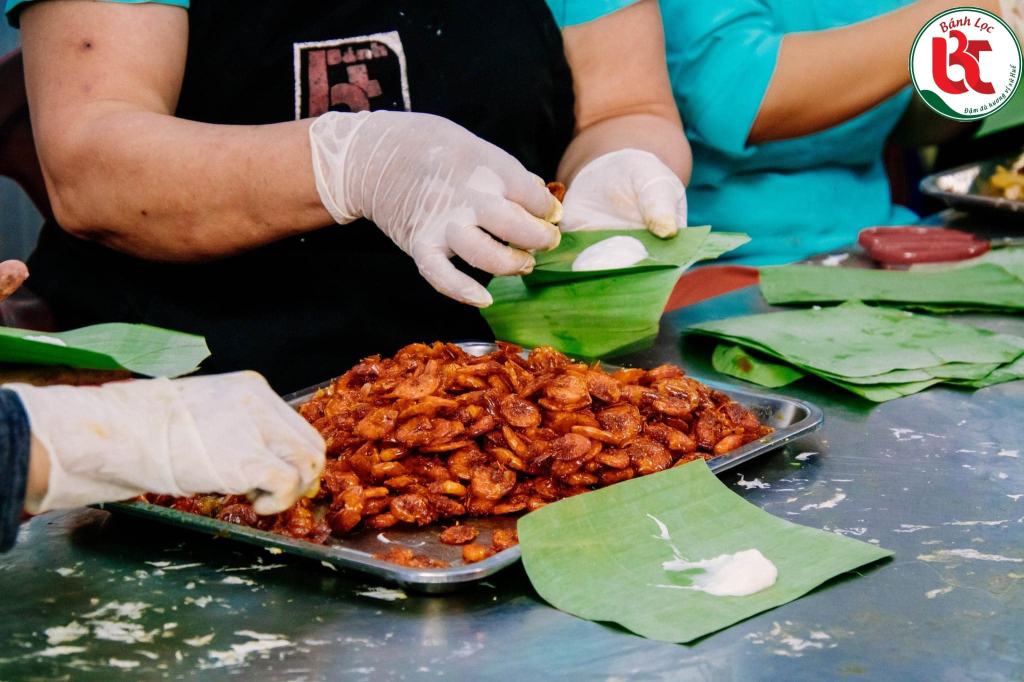 Tinh hoa ẩm thực Huế: Những loại bánh đặc sản và câu chuyện về Bánh Bà Thảo