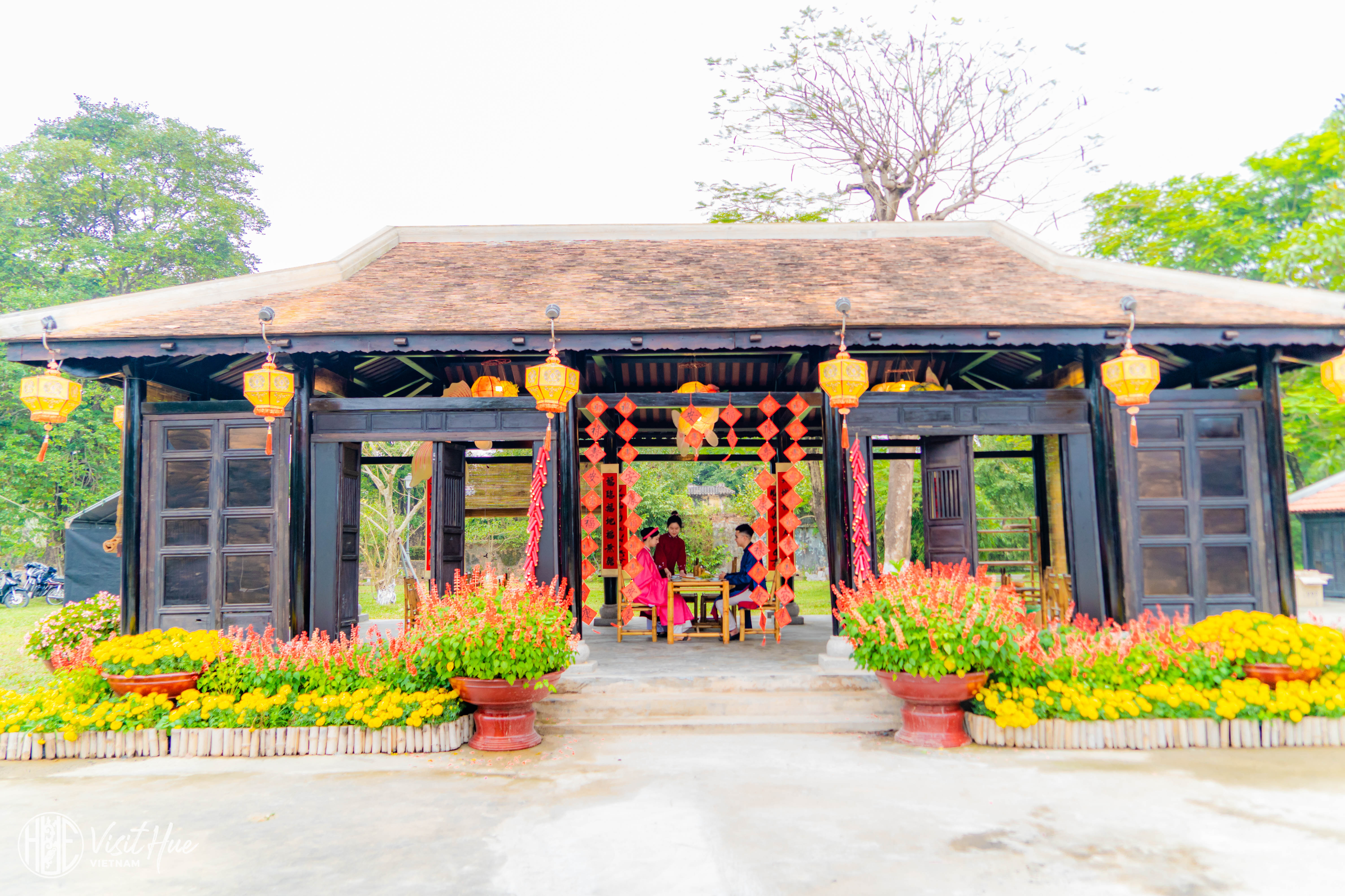 Phủ Nội vụ - Điểm dừng chân thưởng thức ẩm thực tại Hoàng cung Huế