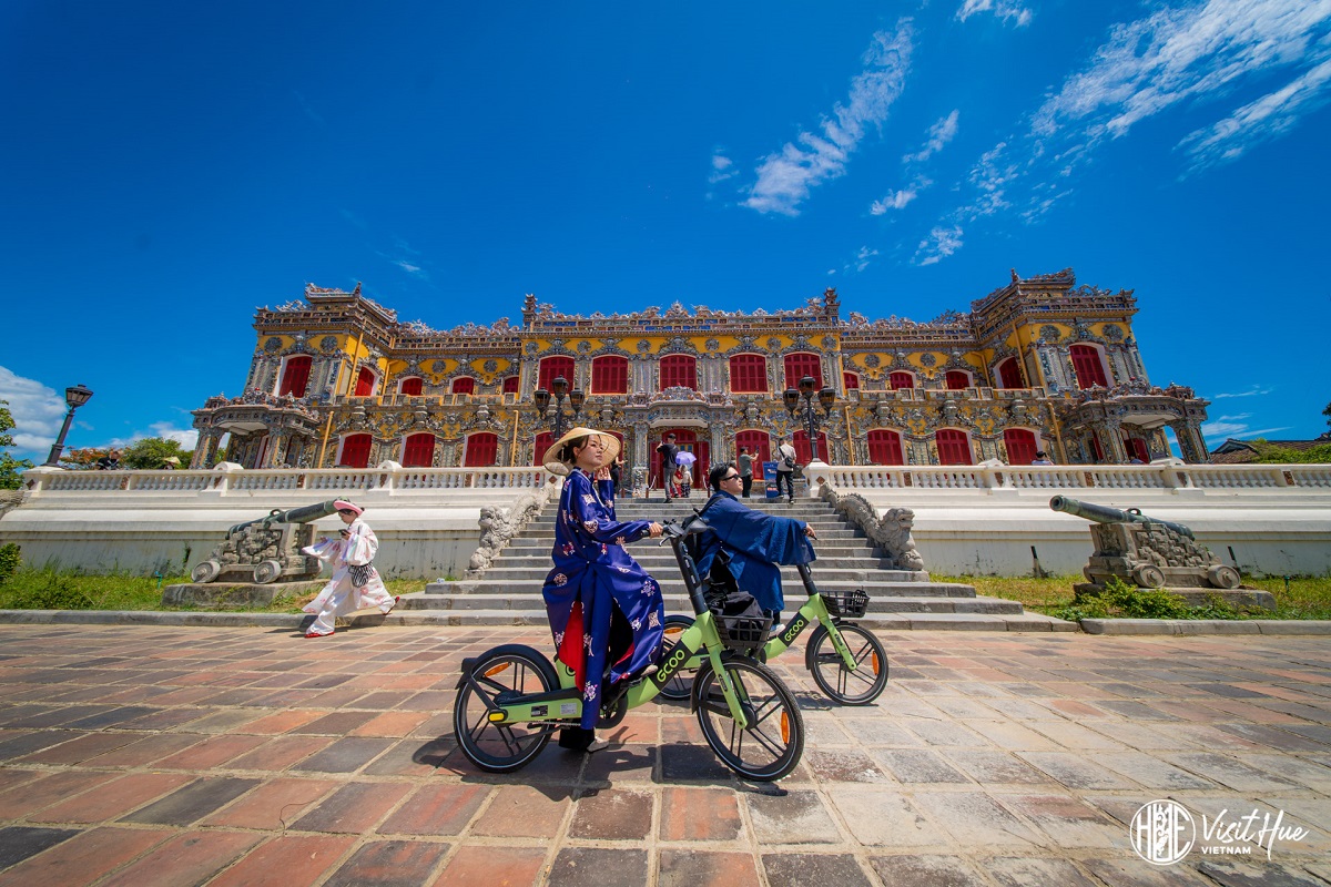 Gbike thử nghiệm xe đạp điện GCOO tại Hoàng cung Huế hướng tới du lịch xanh