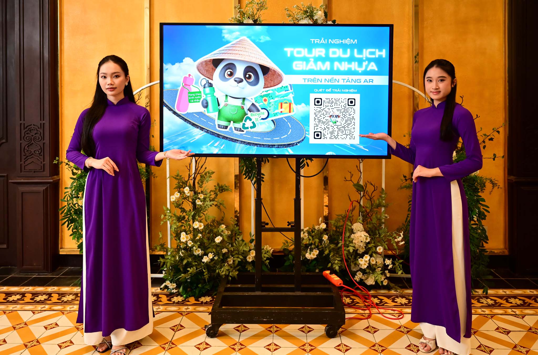 Phong trào giảm nhựa lan tỏa mạnh mẽ, hơn 100 doanh nghiệp du lịch dịch vụ tại Huế cam kết hành động vì môi trường