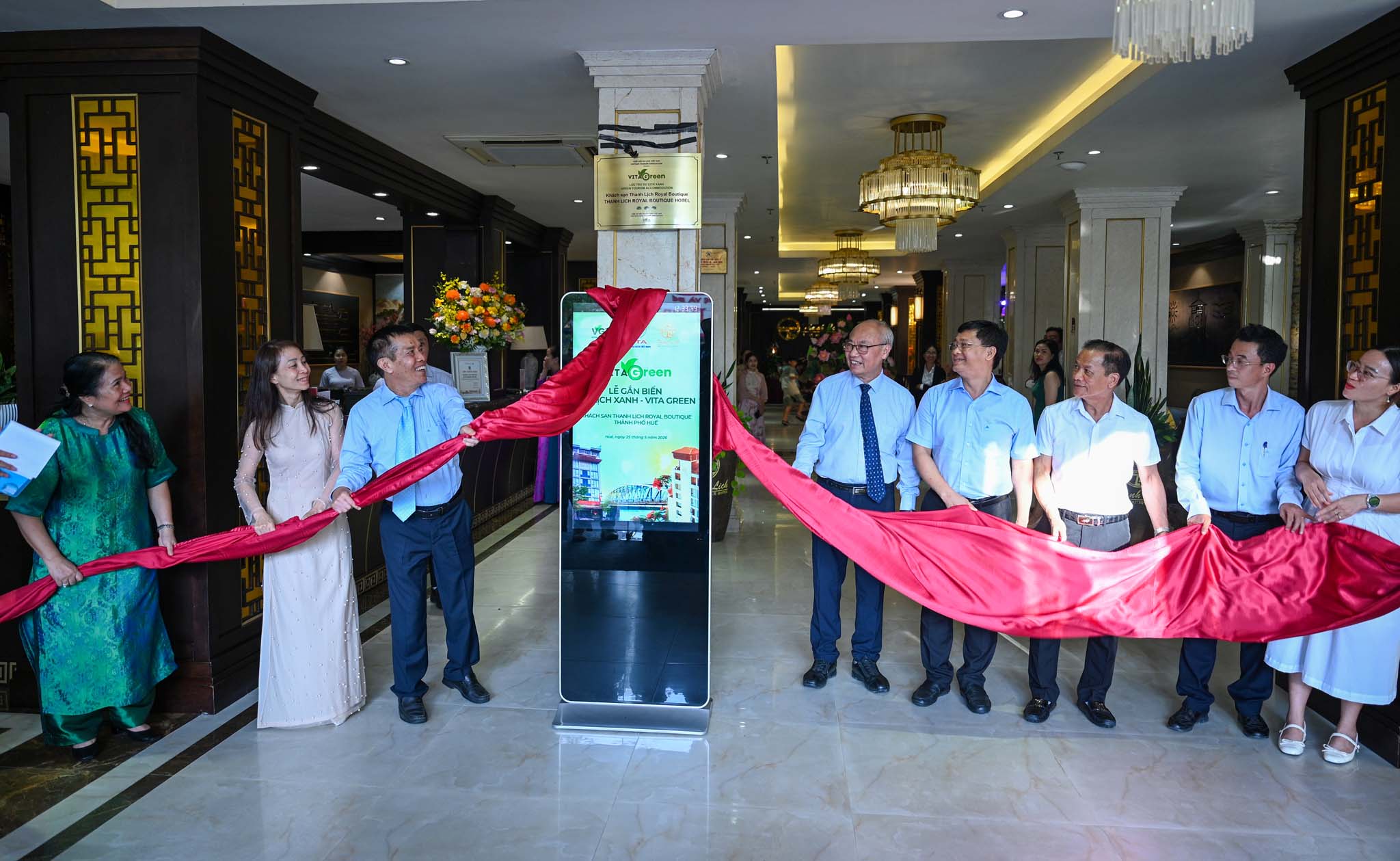 Khách sạn Thanh Lịch Royal Boutique đón nhận chứng nhận Du lịch Xanh VITA GREEN, khẳng định hướng phát triển bền vững tại Huế