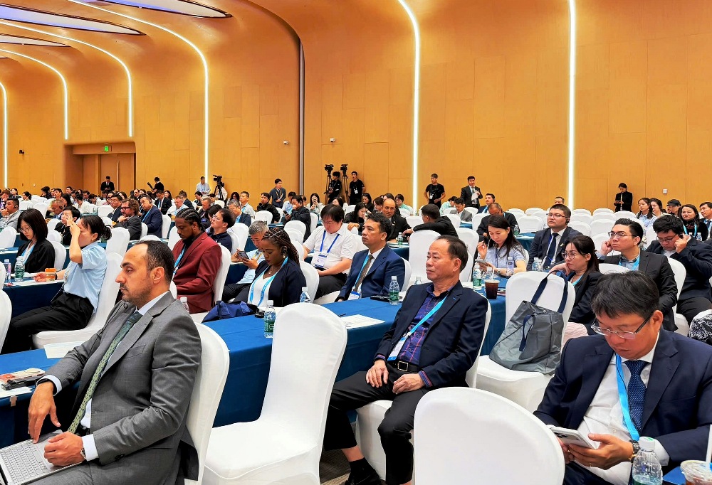 aGiang công tác Trung Quốc