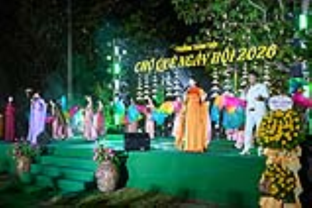Chợ quê ngày hội tại phường Thanh Thủy khai mạc rộn ràng, đậm sắc màu văn hóa làng quê Huế
