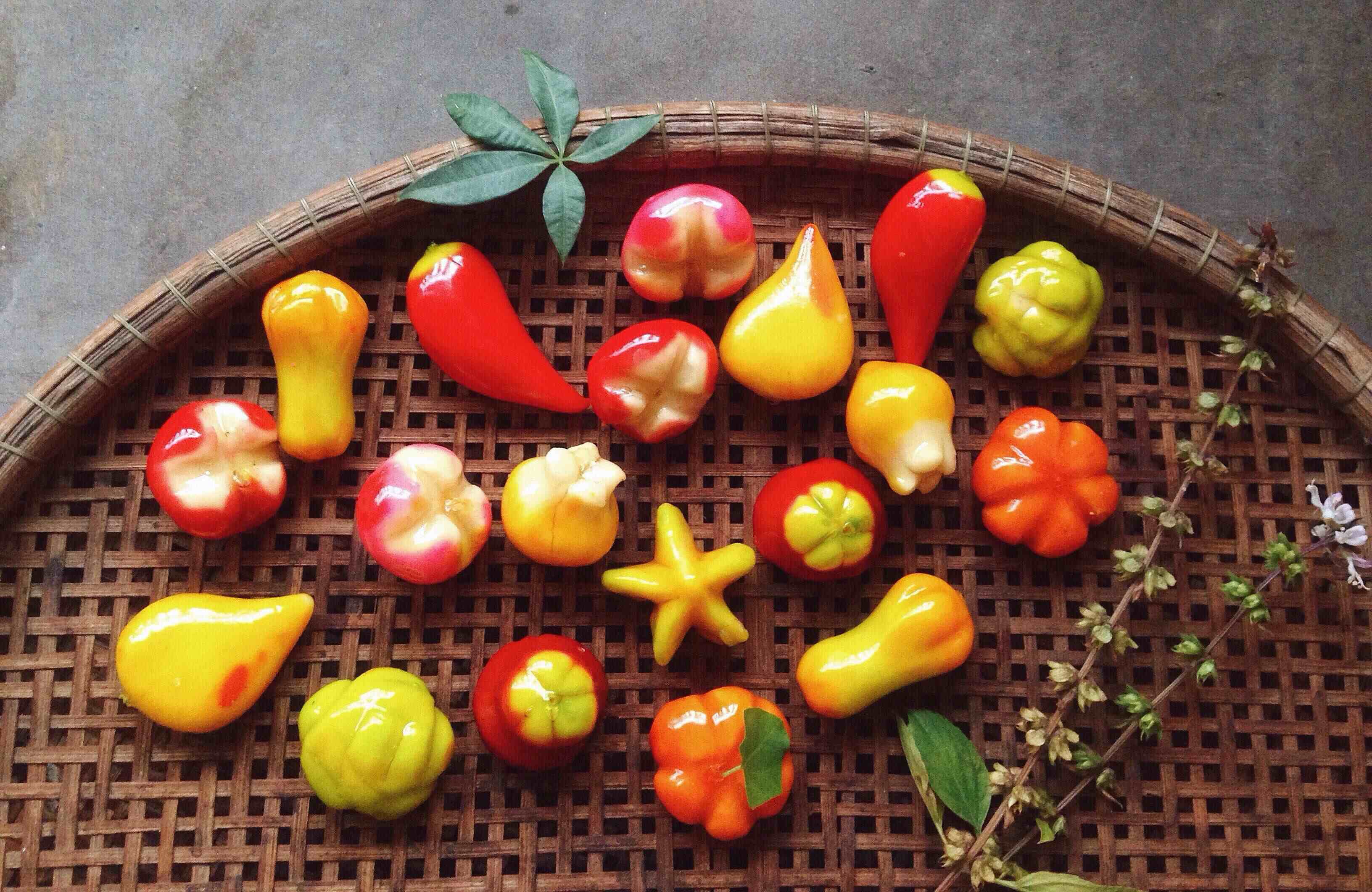 Bánh đậu xanh trái cây xứ Huế