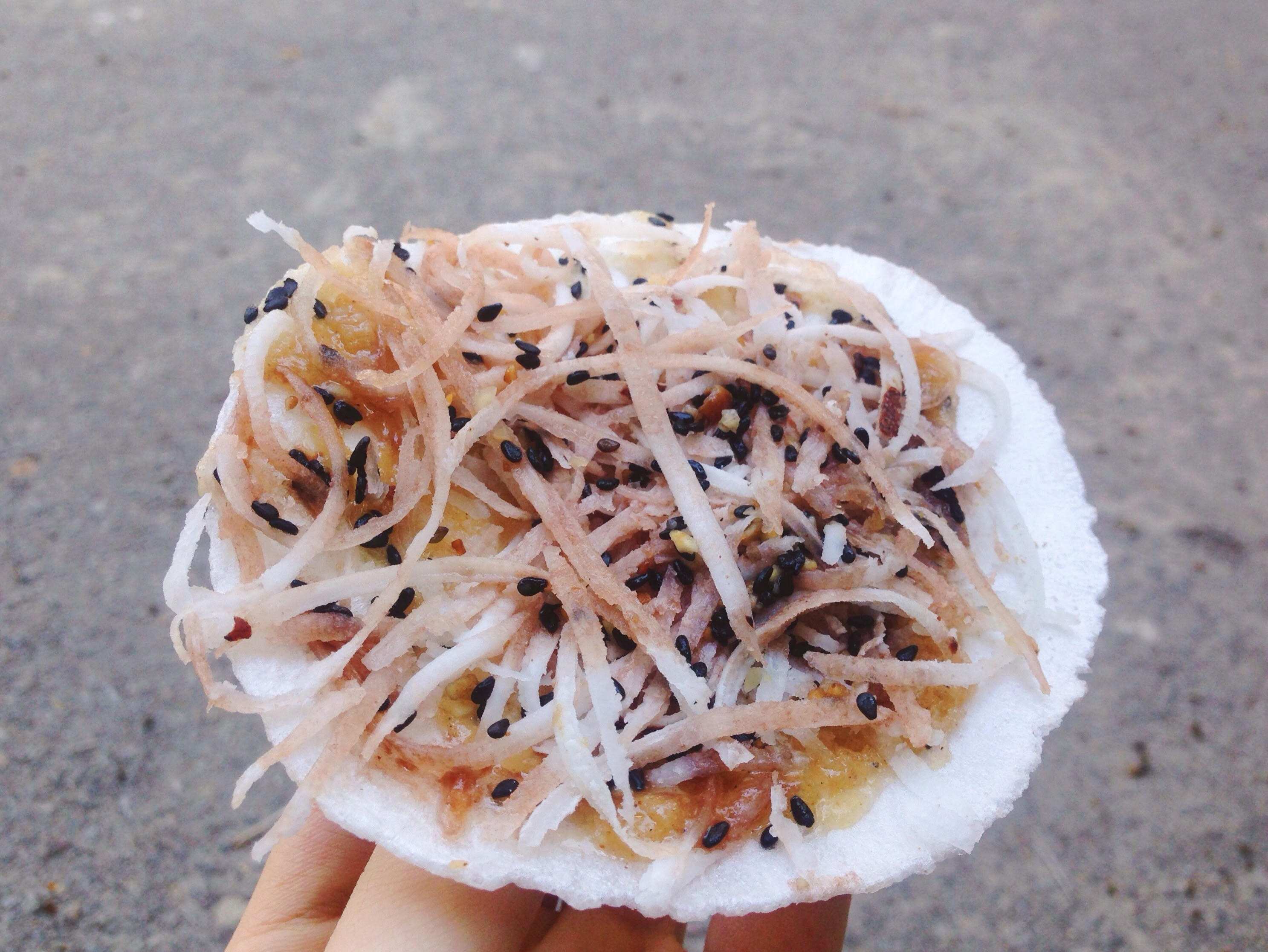 Ngọt bùi kẹo chỉ tơ hồng
