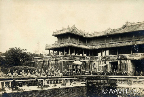 Huế tròn 100 năm trước