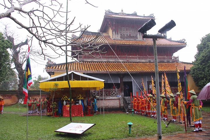 Tái hiện nghi lễ “dựng nêu” trong Kinh thành Huế