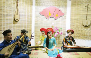 Lời ca trong Lý Huế